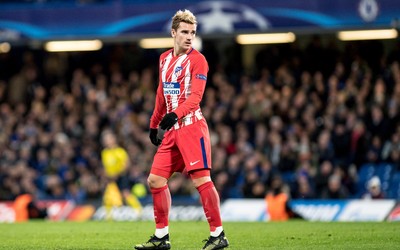 大象体育快讯-B席和队友跳舞庆祝